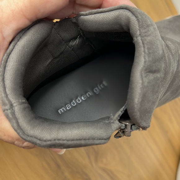 Madden Girl Wedge High Top Sneakers Gray Suede with side zipper Size 9 - Picture 5 of 7